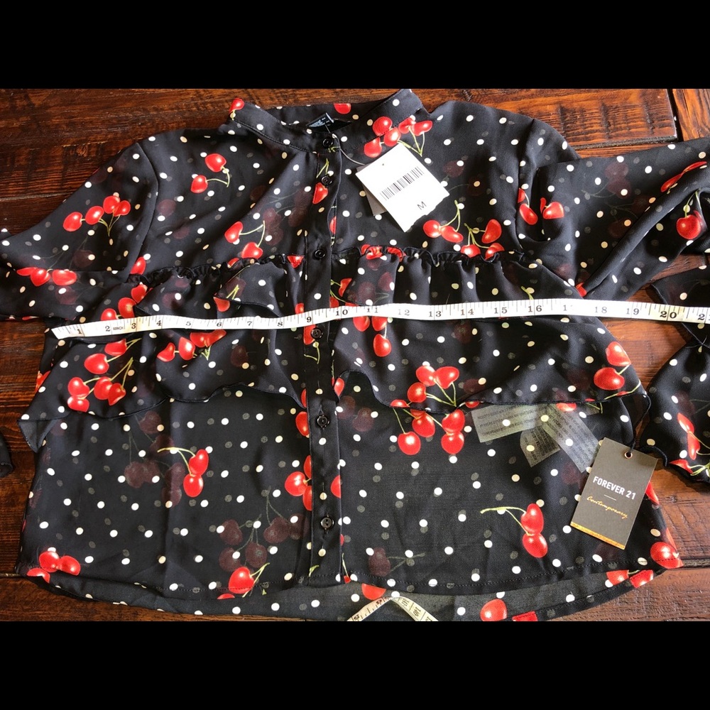 Forever 21 cherry dot crop ruffle top Medium - Picture 4 of 8